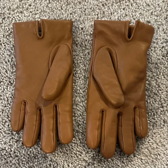 Coach Tan Leather Gloves with Gold Button Detail - Picture 5 of 5